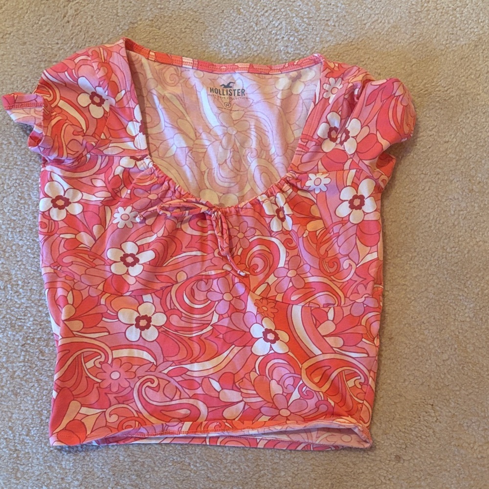 Hollister Women's Pink and White Floral Blouse